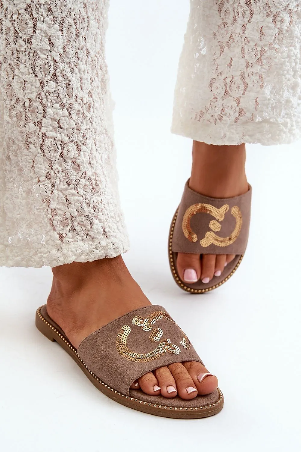 Fashion-Forward Comfortable & Chic Flip-Flops