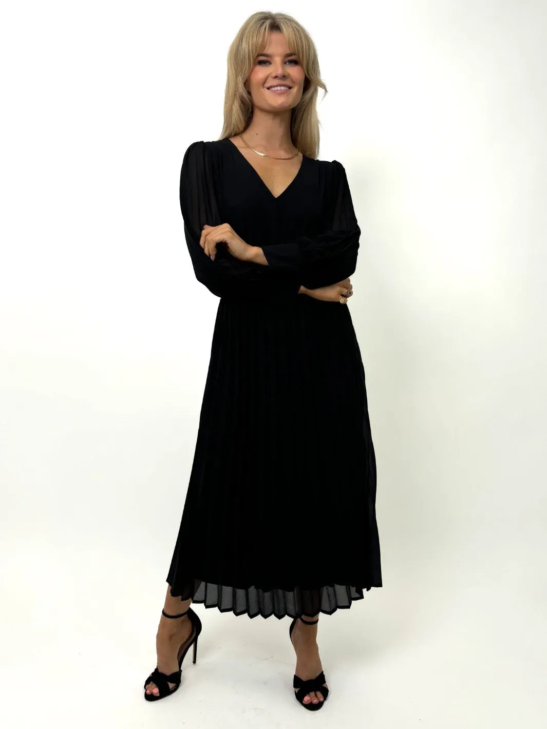 Kate & Pippa Hannah Midi Dress In Black