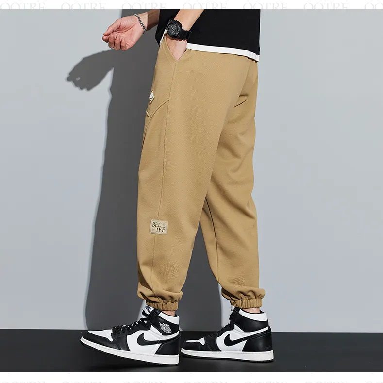 Tapered Knitted Sports Patched Pocket Sweatpant