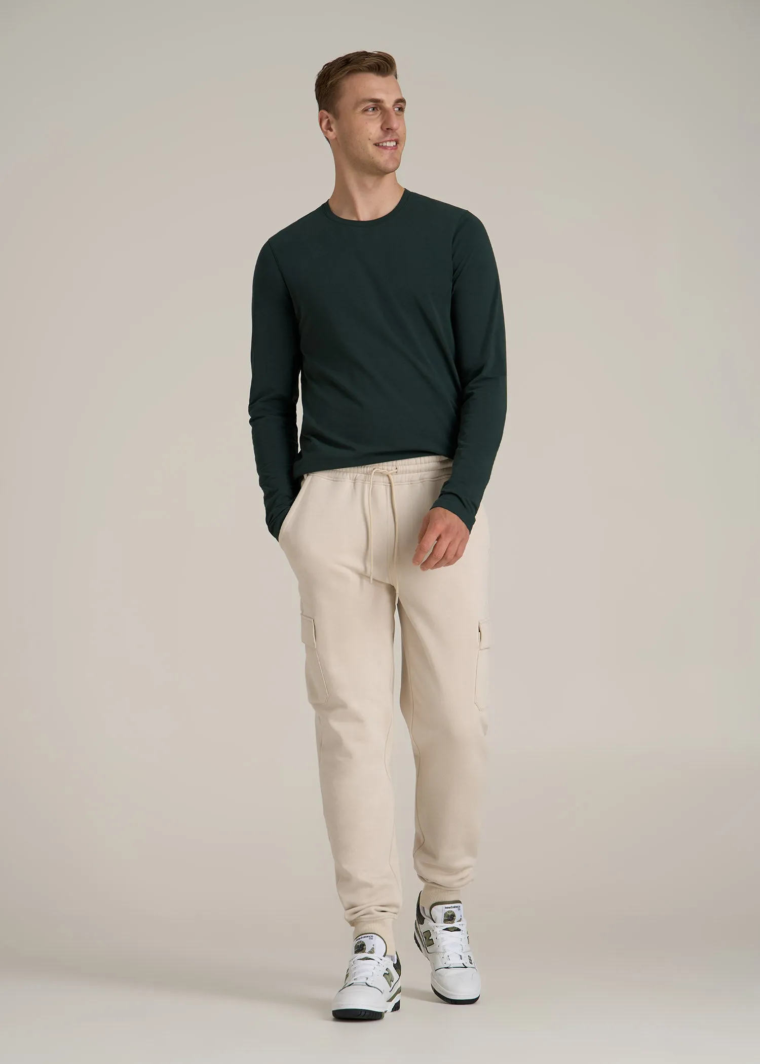 The Essential MODERN-FIT Crewneck Long Sleeve Tall Men's Tee in Pine Grove